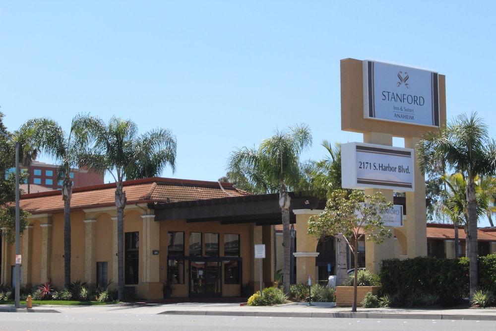 Stanford Inn & Suites Anaheim Exterior photo