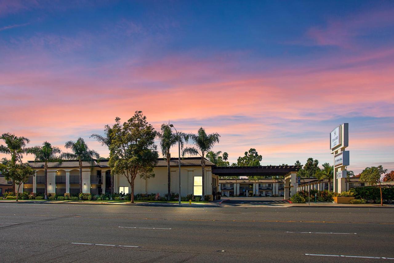 Stanford Inn & Suites Anaheim Exterior photo