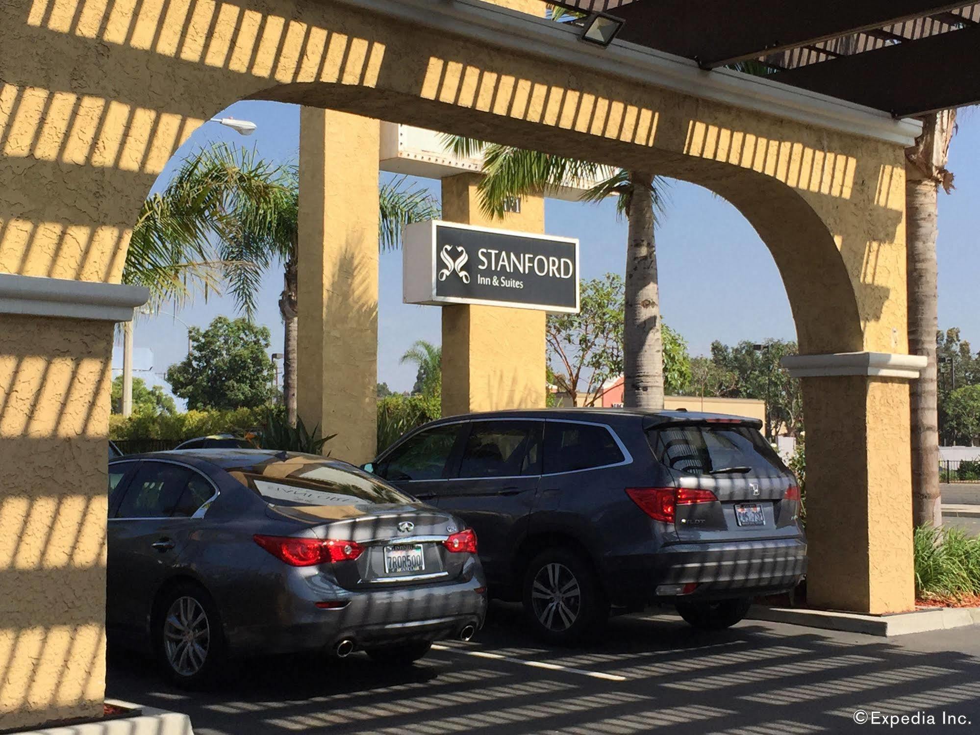 Stanford Inn & Suites Anaheim Exterior photo